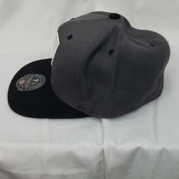 NBA Mitchell & Ness Brooklyn Nets fitted cap. Sz 7 1/4. - Picture 3 of 6